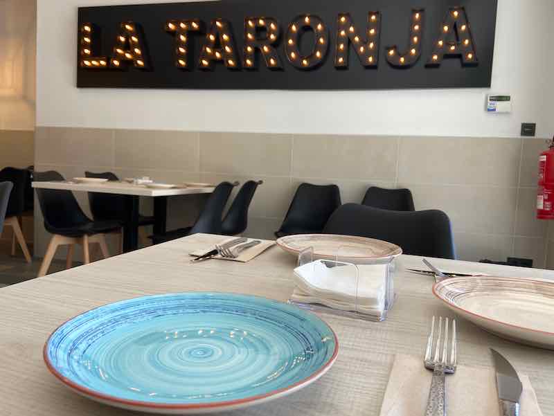 Interior de La Taronja, restaurante en Elche